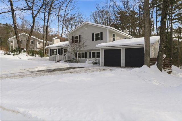 31 Greenbriar Drive, Essex, VT 05452