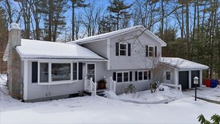 31 Greenbriar Drive, Essex, VT 05452