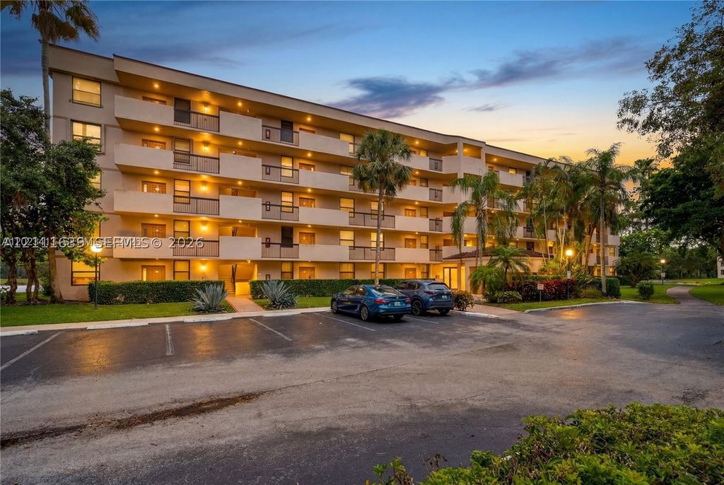 2768 S Carambola Cir S 206, Coconut Creek, FL 33066