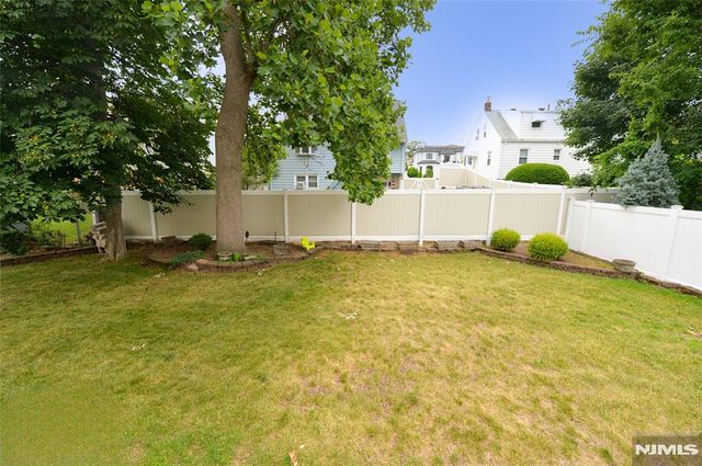 7-01 2nd Street, Fair Lawn, NJ 07410