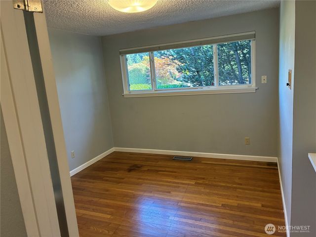 2333 Edmunds Avenue NE, Renton, WA 98056