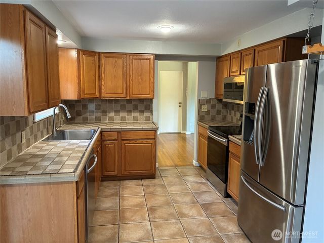 2333 Edmunds Avenue NE, Renton, WA 98056
