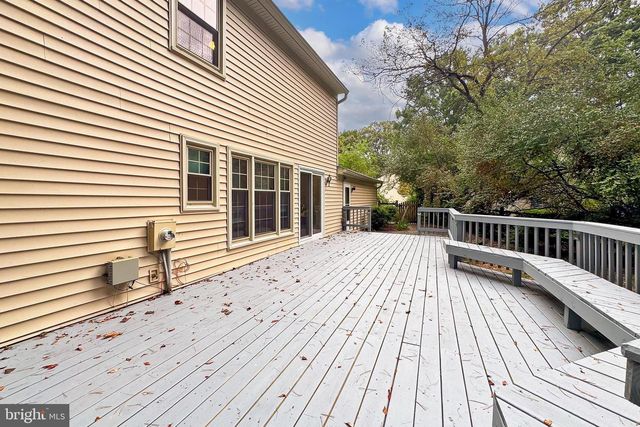 2015 SOAPSTONE DR, Reston, VA 20191
