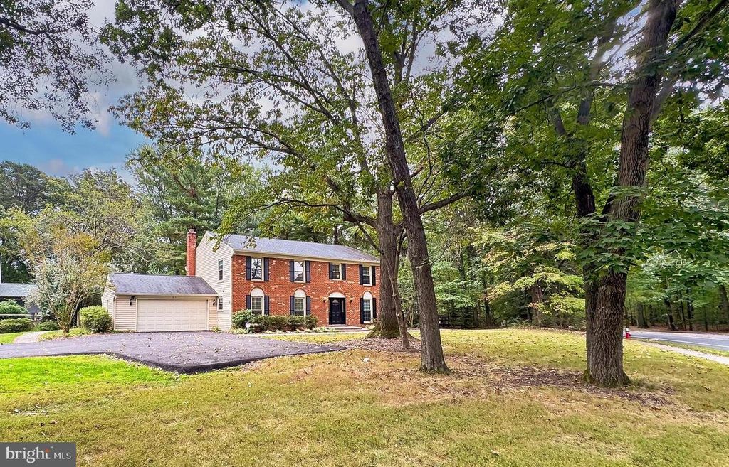 2015 SOAPSTONE DR, Reston, VA 20191