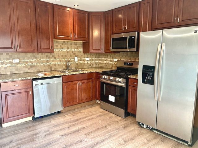 529 E 166th Place, South Holland, IL 60473