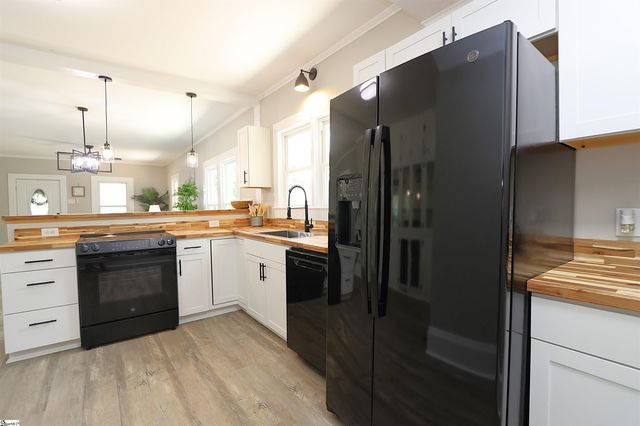 14 Littlefield Street, Inman, SC 29349