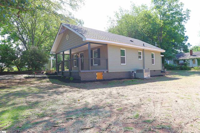 14 Littlefield Street, Inman, SC 29349