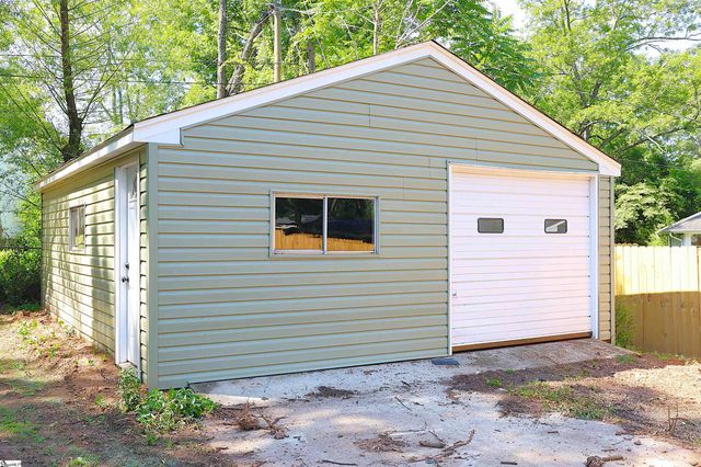 14 Littlefield Street, Inman, SC 29349