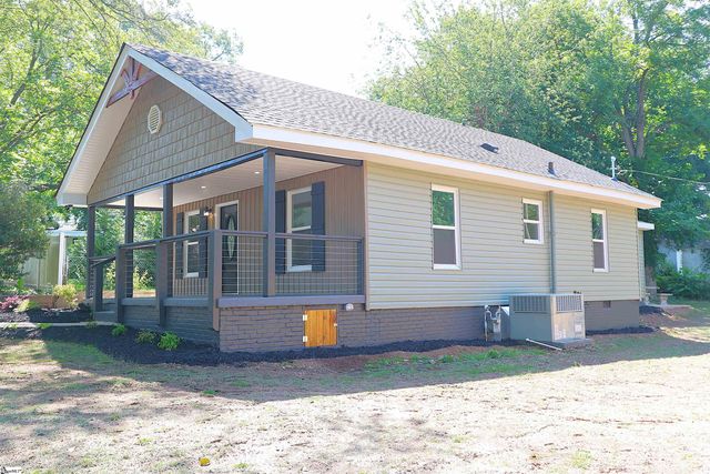 14 Littlefield Street, Inman, SC 29349