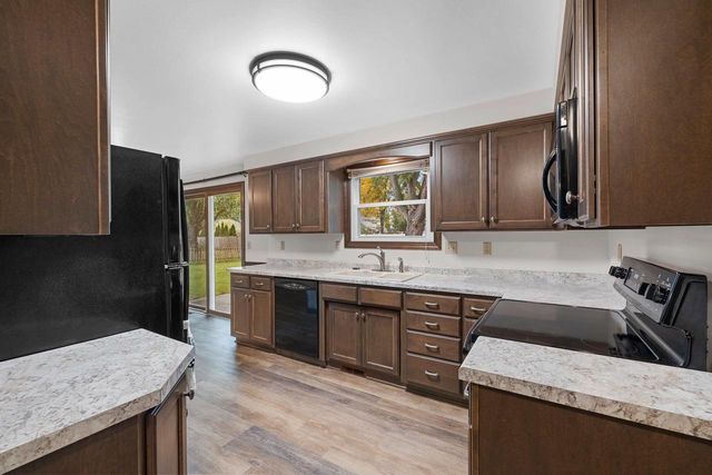 842 FRIBOURG STREET, De Pere, WI 54115
