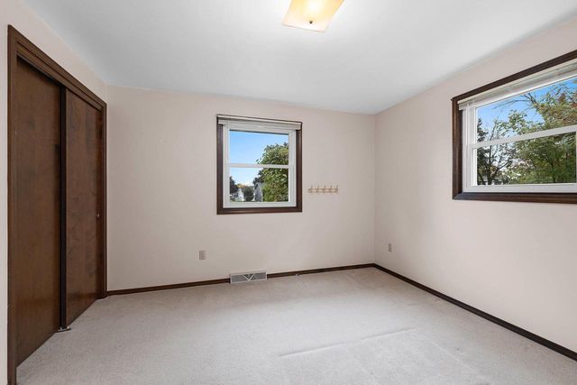 842 FRIBOURG STREET, De Pere, WI 54115