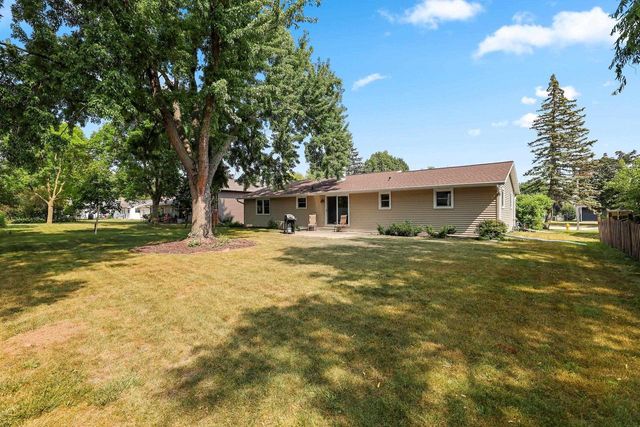 842 FRIBOURG STREET, De Pere, WI 54115