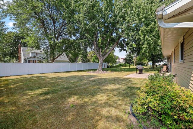 842 FRIBOURG STREET, De Pere, WI 54115