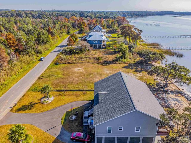 3801 Andrew Jackson Dr, Pace, FL 32571