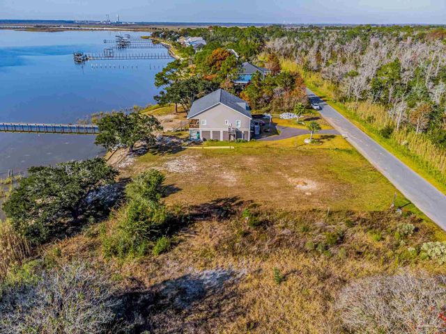 3801 Andrew Jackson Dr, Pace, FL 32571