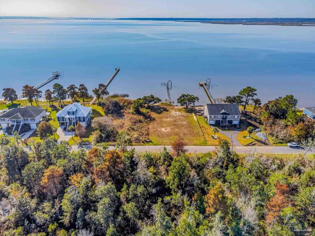 3801 Andrew Jackson Dr, Pace, FL 32571