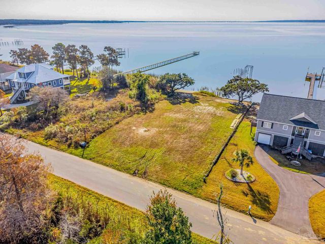 3801 Andrew Jackson Dr, Pace, FL 32571