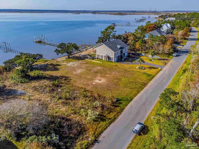 3801 Andrew Jackson Dr, Pace, FL 32571