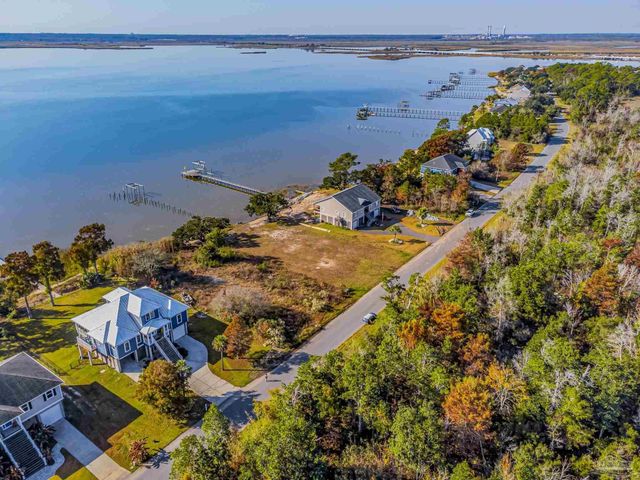 3801 Andrew Jackson Dr, Pace, FL 32571