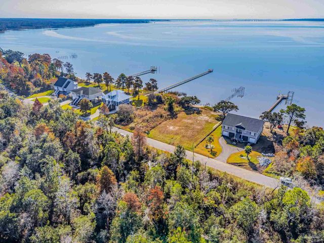 3801 Andrew Jackson Dr, Pace, FL 32571