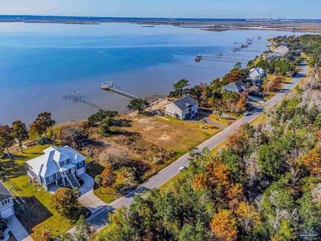 3801 Andrew Jackson Dr, Pace, FL 32571