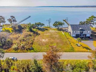 3801 Andrew Jackson Dr, Pace, FL 32571