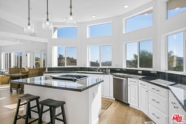 33310 Hassted Drive, Malibu, CA 90265