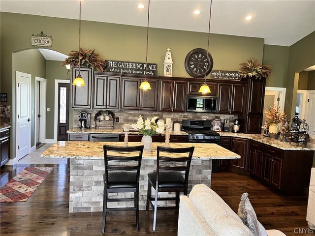 1410 Allen Road, Clay, NY 13212