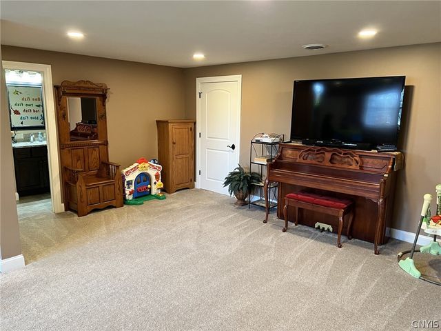 1410 Allen Road, Clay, NY 13212