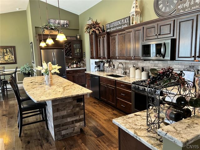 1410 Allen Road, Clay, NY 13212
