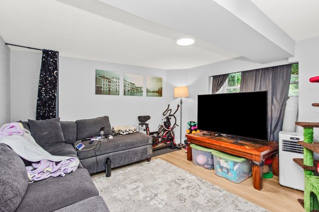 5105 W School Street, Chicago, IL 60641