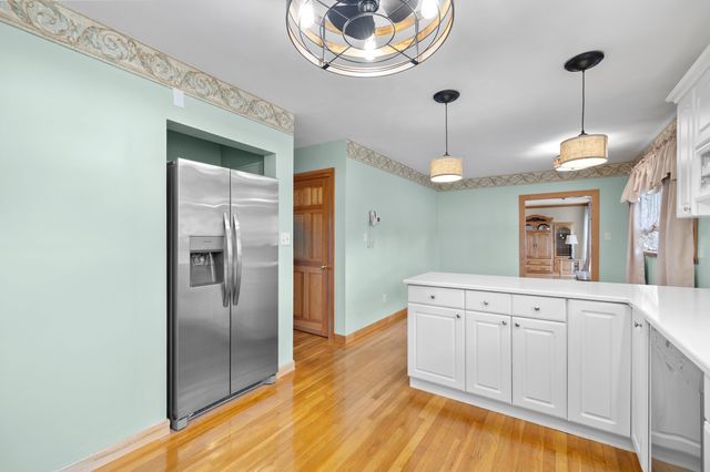 39 Adams Ave, North Andover, MA 01845