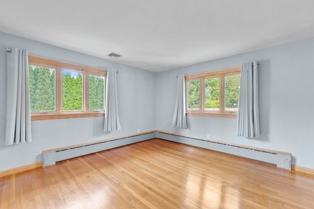 39 Adams Ave, North Andover, MA 01845
