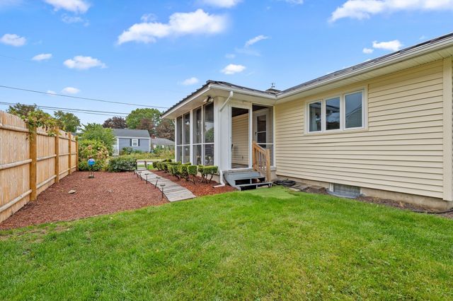 39 Adams Ave, North Andover, MA 01845