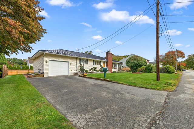 39 Adams Ave, North Andover, MA 01845