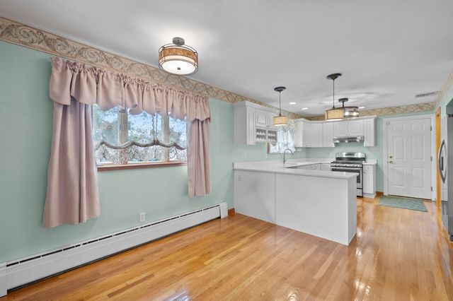 39 Adams Ave, North Andover, MA 01845