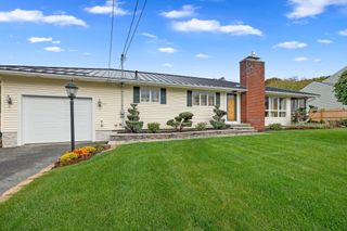 39 Adams Ave, North Andover, MA 01845