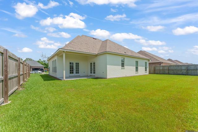 837 Lakehaven Dr, Gonzales, LA 70737