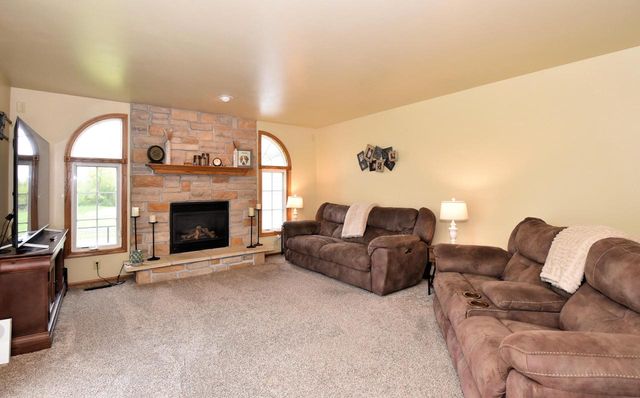 102 Mill AVENUE, Union Grove, WI 53182