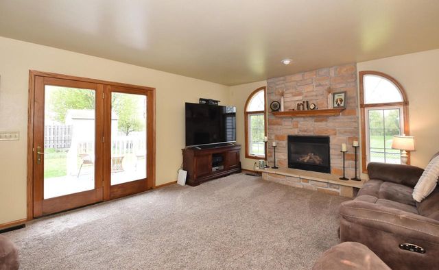 102 Mill AVENUE, Union Grove, WI 53182