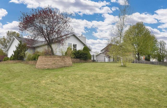 102 Mill AVENUE, Union Grove, WI 53182