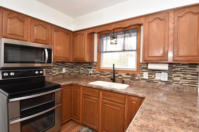 102 Mill AVENUE, Union Grove, WI 53182
