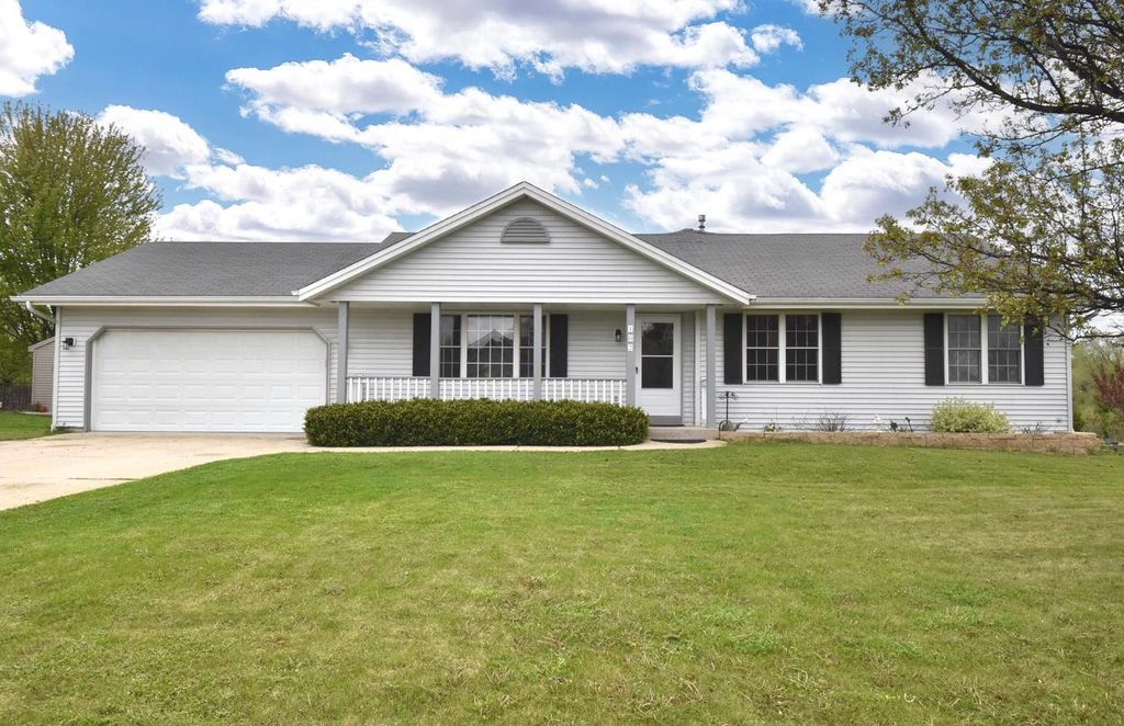 102 Mill AVENUE, Union Grove, WI 53182