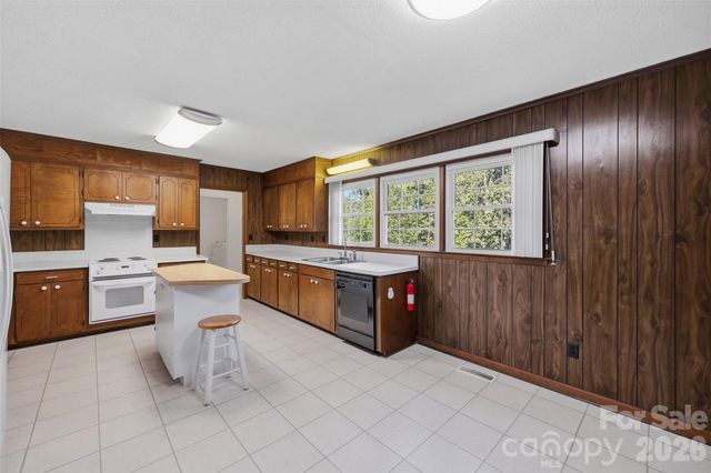 258 Nine Patch Lane, Taylorsville, NC 28681