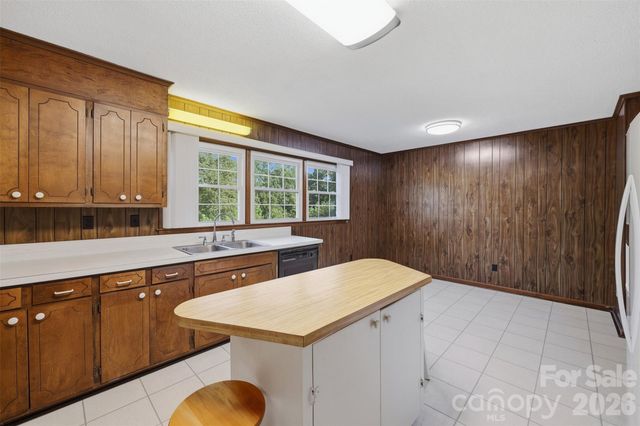 258 Nine Patch Lane, Taylorsville, NC 28681