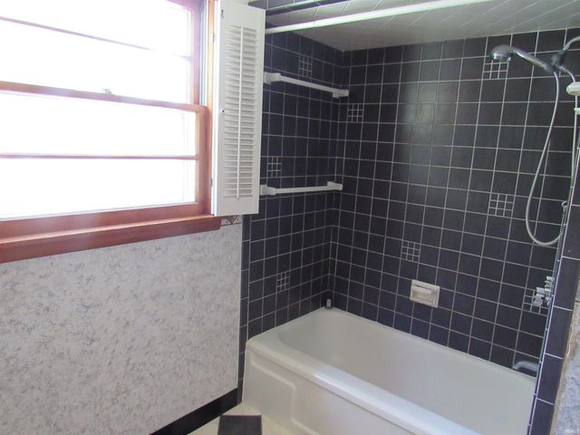 338 S DIXON Road, Kokomo, IN 46901