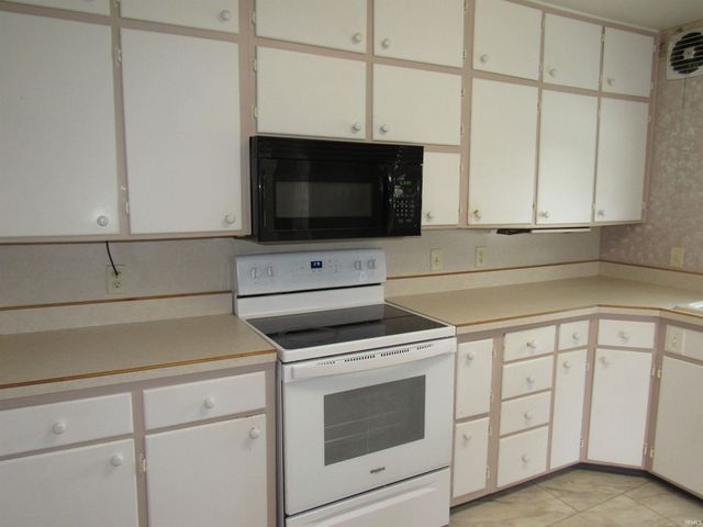 338 S DIXON Road, Kokomo, IN 46901