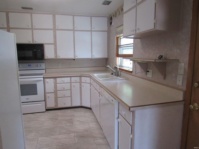 338 S DIXON Road, Kokomo, IN 46901