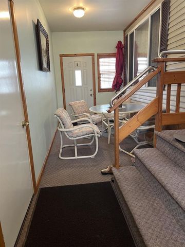 1529 S 12th Street, Prairie Du Chien, WI 53821