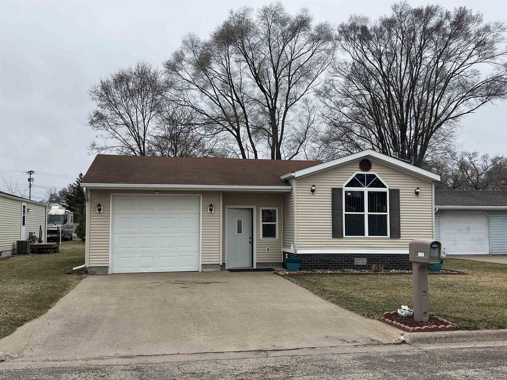 1529 S 12th Street, Prairie Du Chien, WI 53821